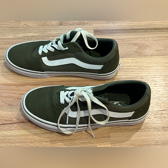 Womens Vans, size 8, color Olive, (Suede/Canvas) - Picture 6 of 12